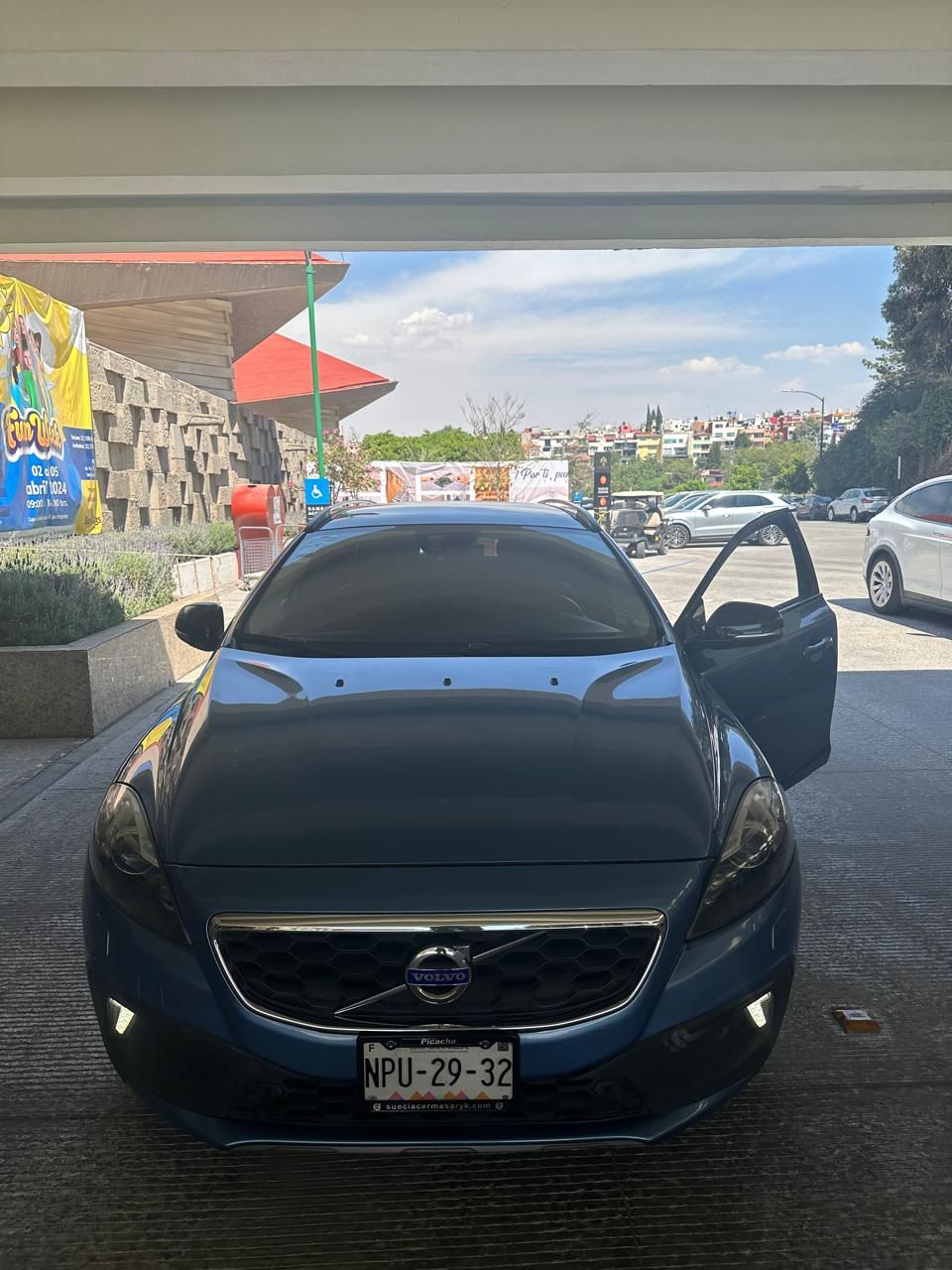 VOLVO V40 - V40 CROSS COUNTRY